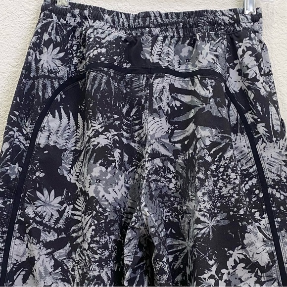 LULULEMON Pace Breaker Short 9" Linerless Men’s Shorts Canopy Ice Grey Black S - Picture 6 of 16